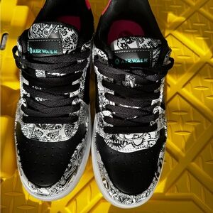 Airwalk Men’s Black and White Sneakers